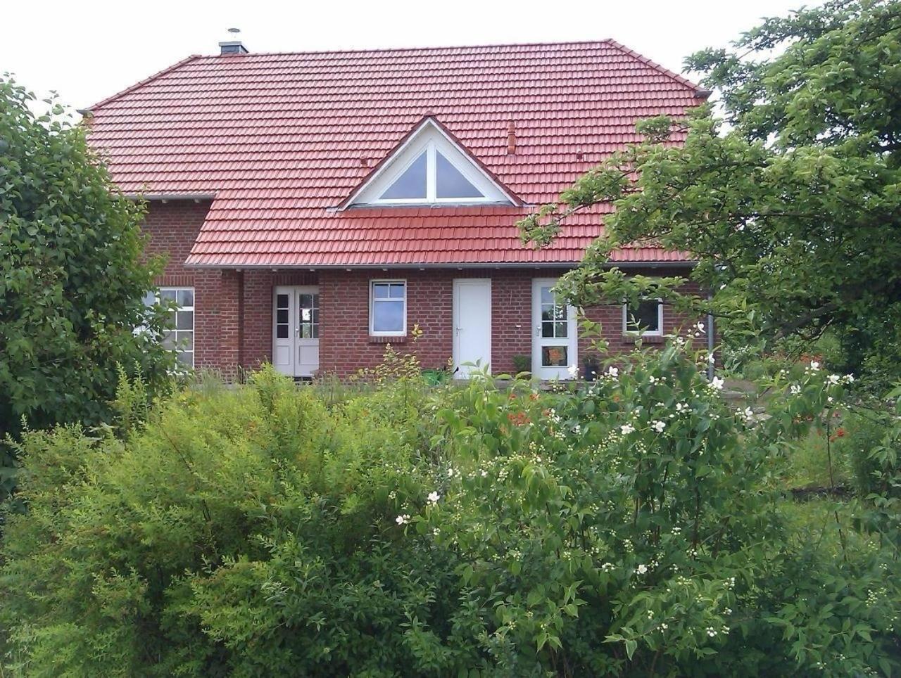 Sehlen Ruhige Fewo Im Gruenen Mit Balkon, Terrasse Und Grossem Garten 아파트 외부 사진