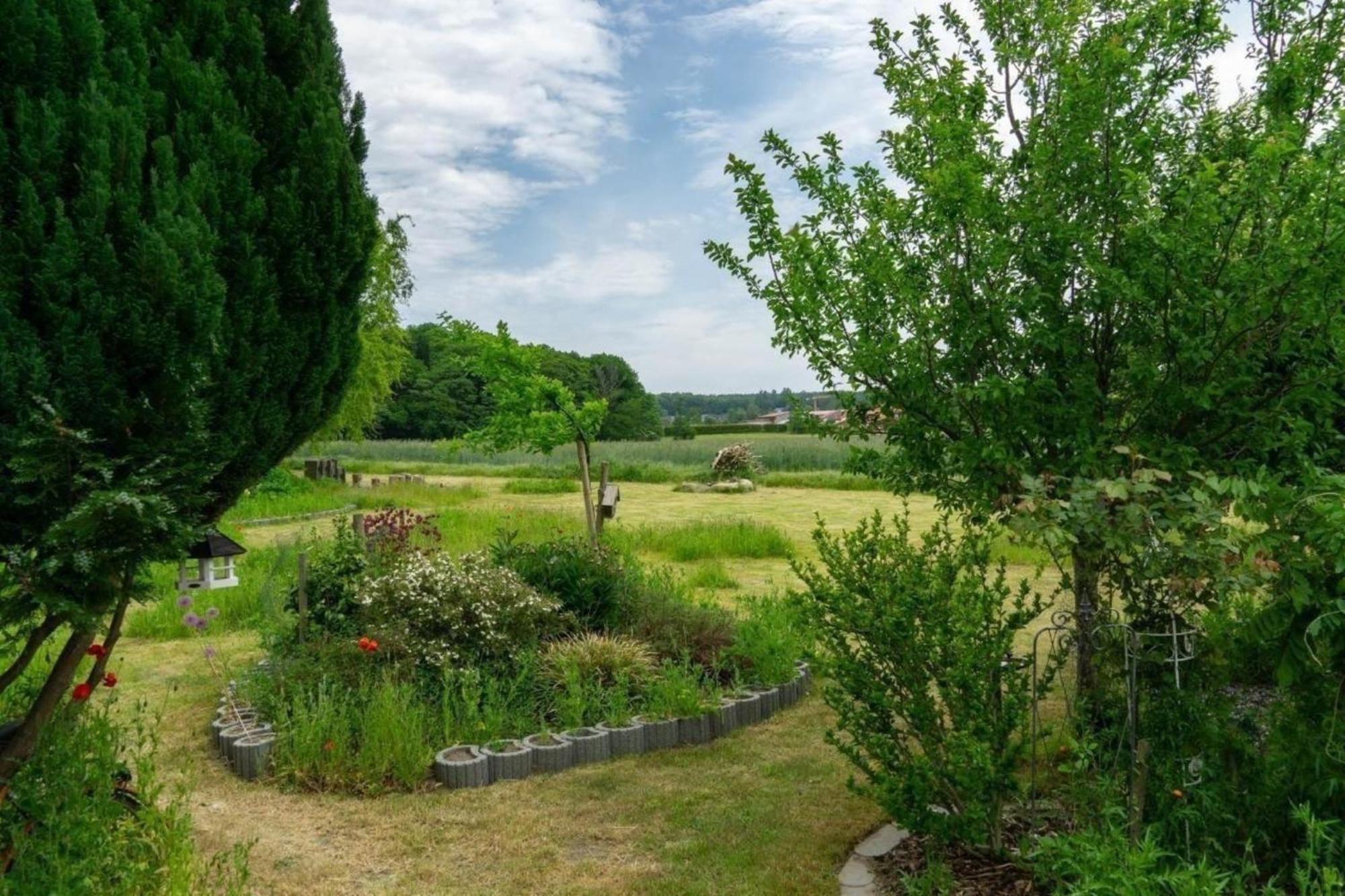 Sehlen Ruhige Fewo Im Gruenen Mit Balkon, Terrasse Und Grossem Garten 아파트 외부 사진